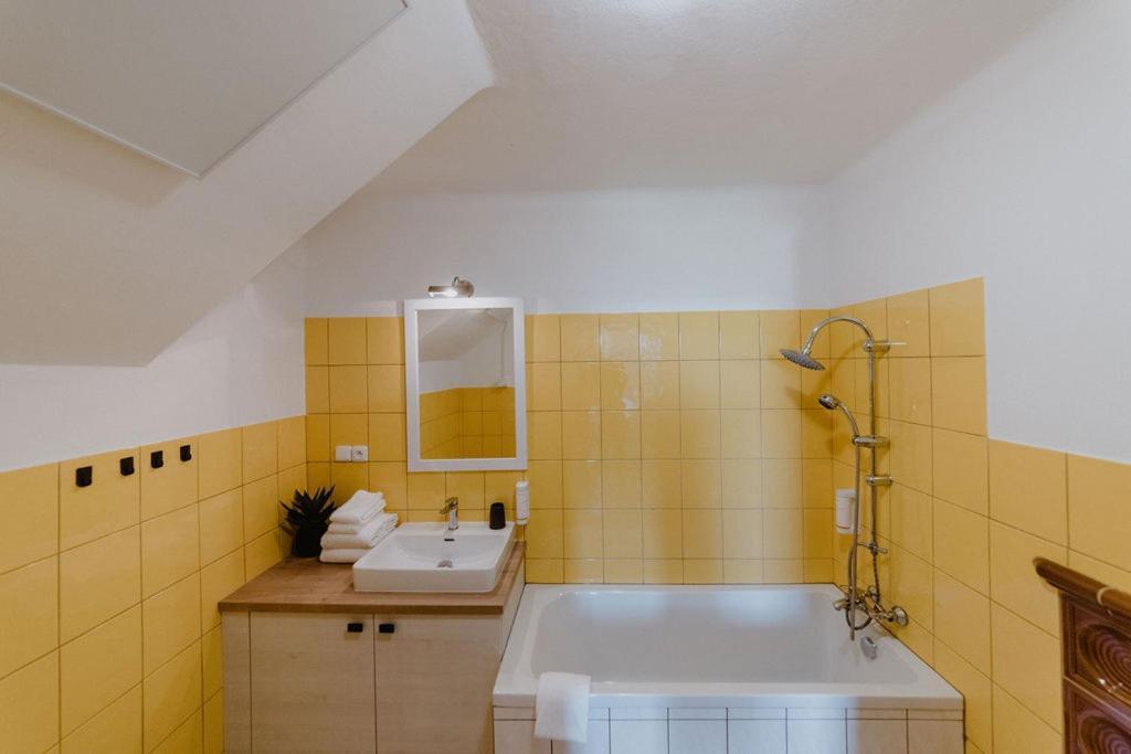 Apartmany Stare Mesto ซนอยโม ภายนอก รูปภาพ